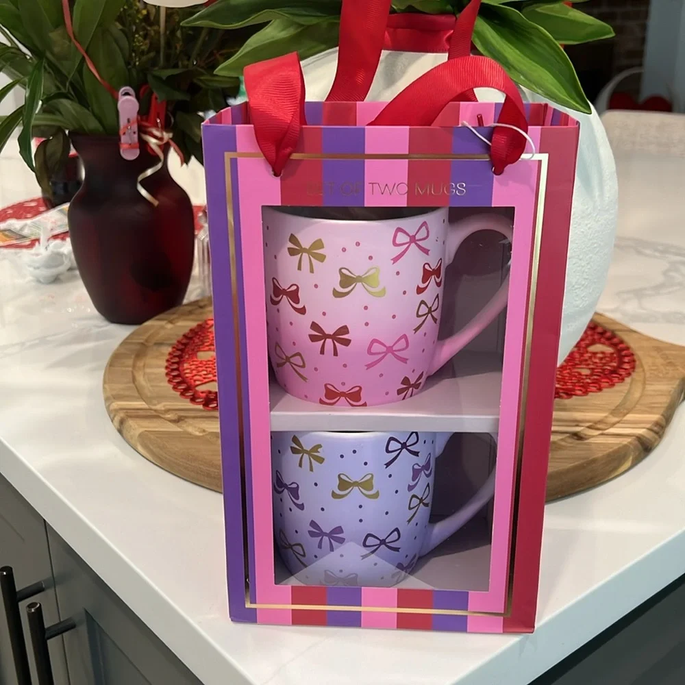 🎀Cute Set Of 🎀💜💕Mugs